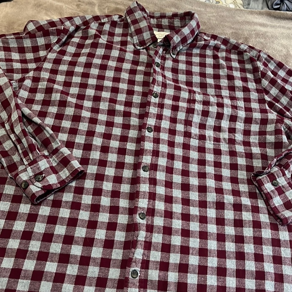 Men’s St. John’s Bay plaid button down